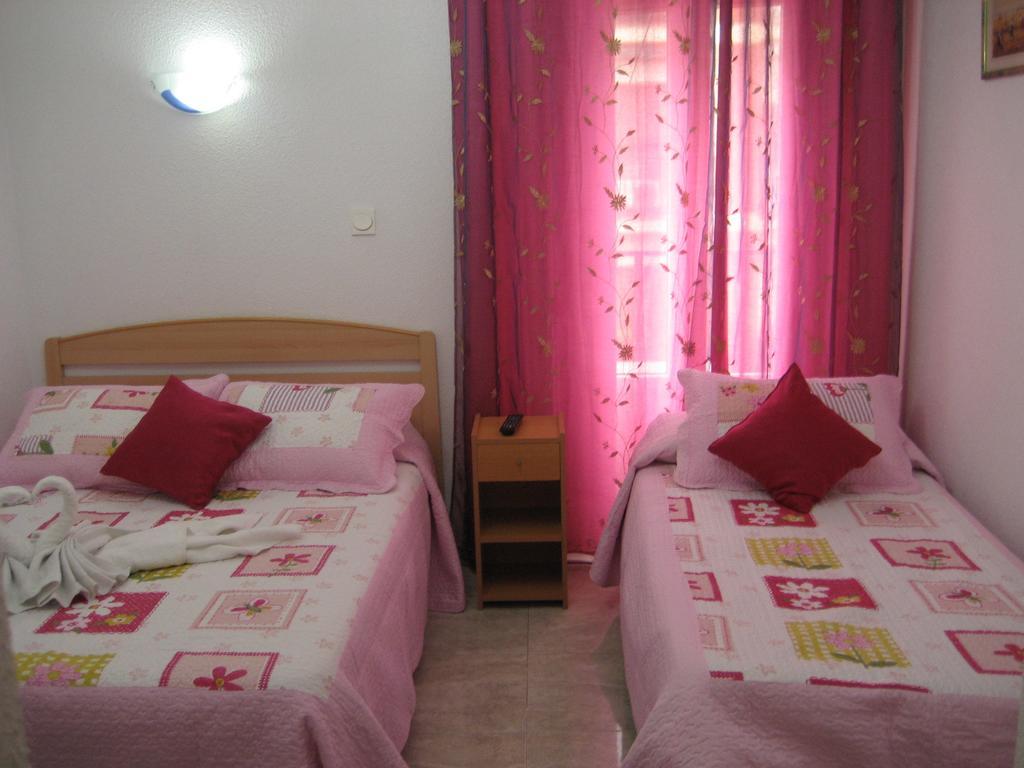 Hostal Huespedes Toledo Madrid Phòng bức ảnh