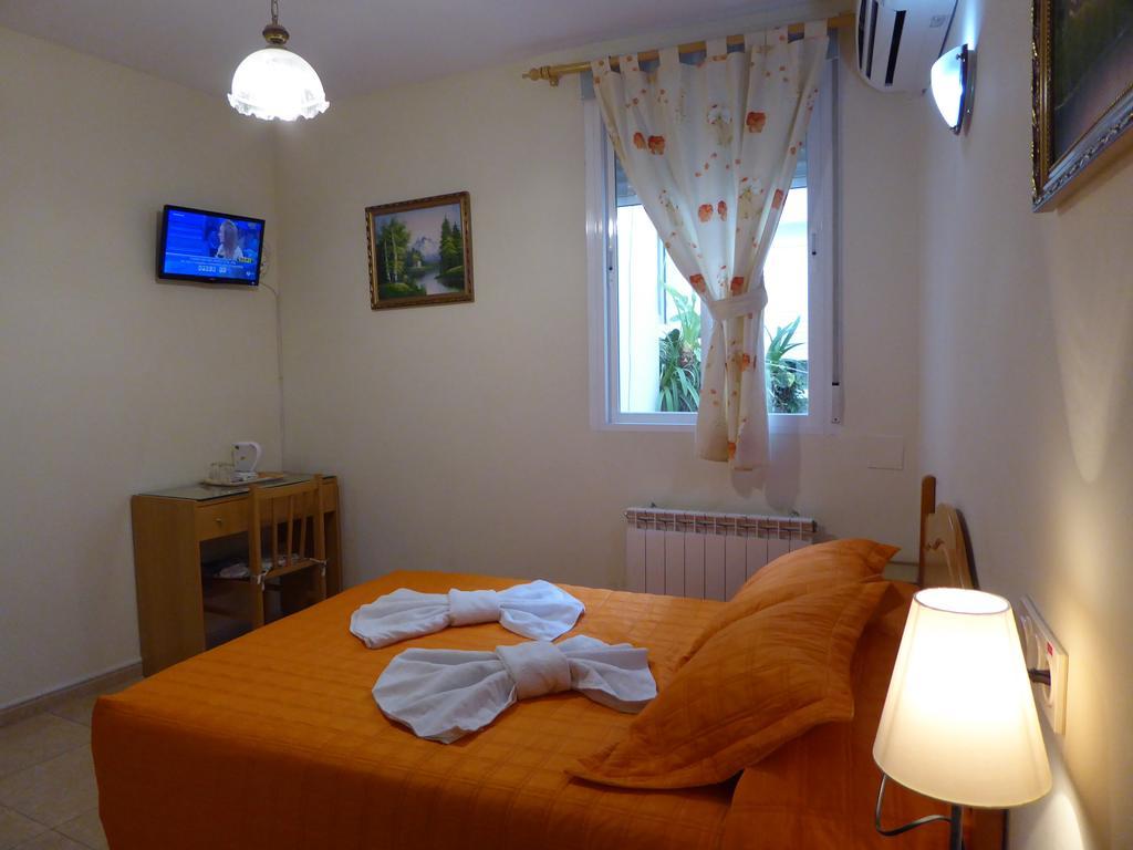 Hostal Huespedes Toledo Madrid Phòng bức ảnh