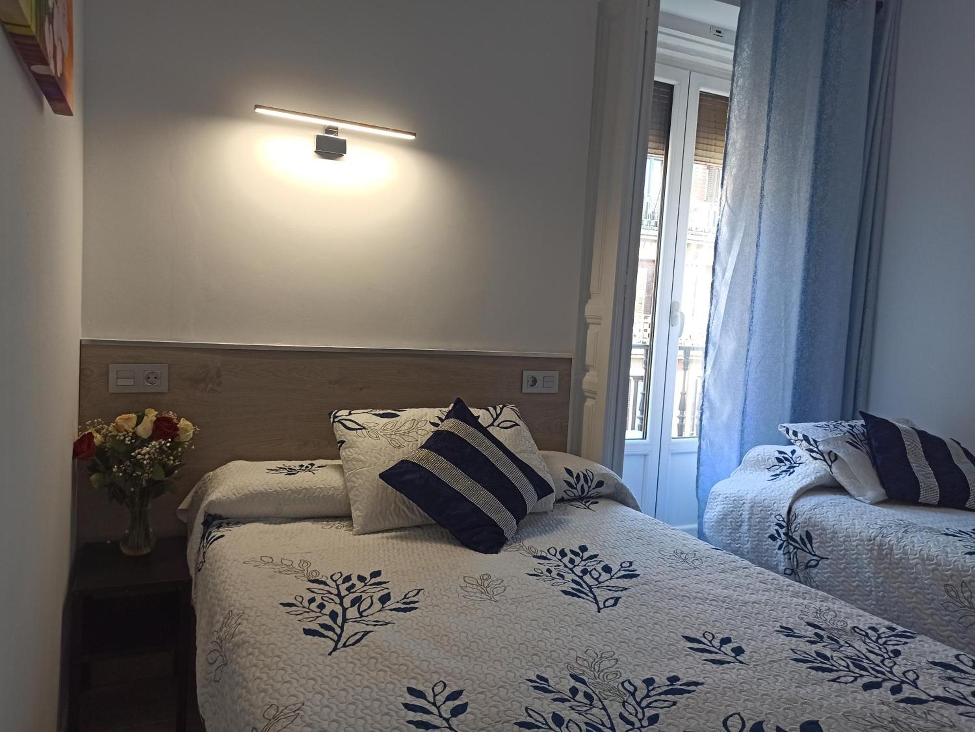 Hostal Huespedes Toledo Madrid Ngoại thất bức ảnh