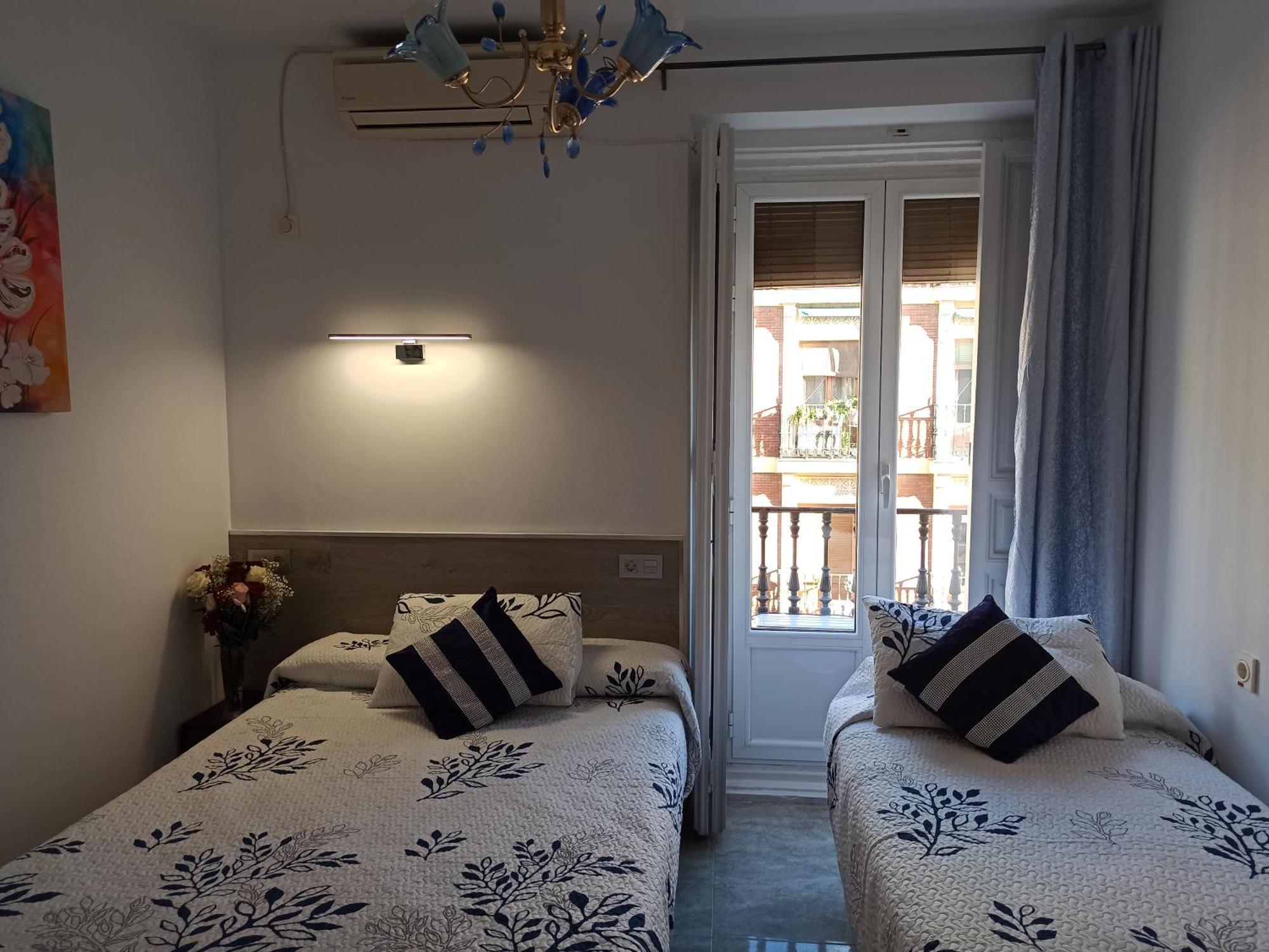 Hostal Huespedes Toledo Madrid Ngoại thất bức ảnh