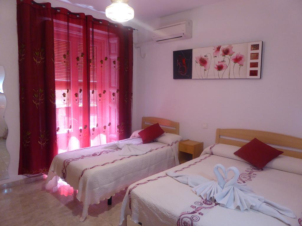 Hostal Huespedes Toledo Madrid Ngoại thất bức ảnh